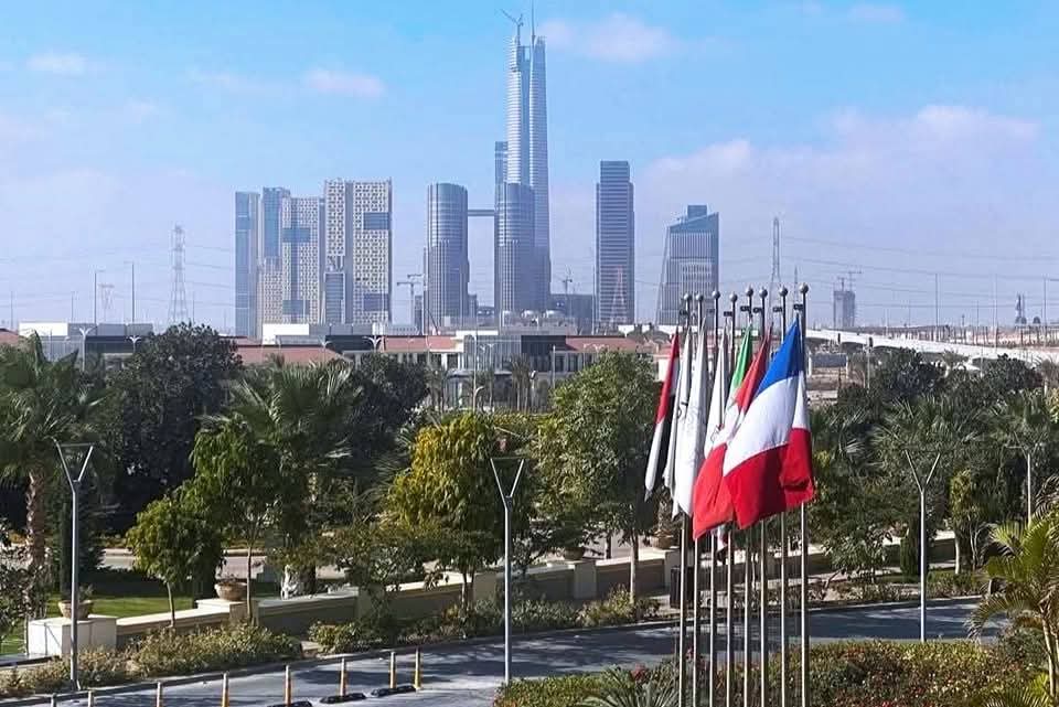 engazatmasr2020's tweet photo. عاصمه الجمال والفخامه .. العاصمه الإدارية الجديده 🇪🇬 التي لم تكلف ميزانية الدولة جنيه واحد وتم تمويلها من حصيلة بيع الأراضي من شركة العاصمة الإدارية للتنمية العمرانية والتي وصلت أصولها الي ٣٠٠ مليار جنيه. https://t.co/VgFnXbPmX3
