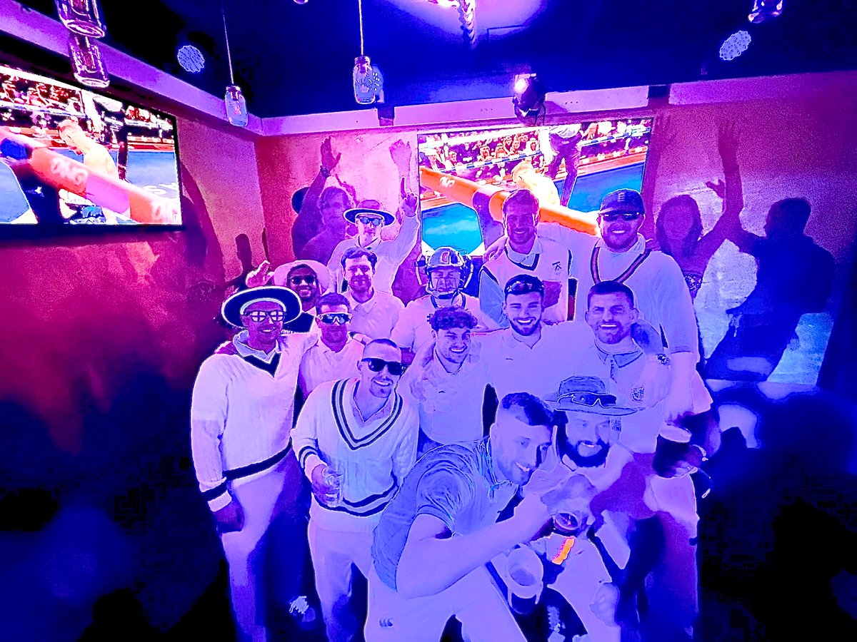 Redbridge FC ππ (@fcredbridge) on Twitter photo Last nightβs joint Christmas social with <a href="/RedbridgeRCC/">Redbridge Royals CC</a> β½οΈ π πΈ
Merry Christmas from all of the Bridge π
π Last nightβs joint Christmas social with <a href="/RedbridgeRCC/">Redbridge Royals CC</a> β½οΈ π πΈ
Merry Christmas from all of the Bridge π
π