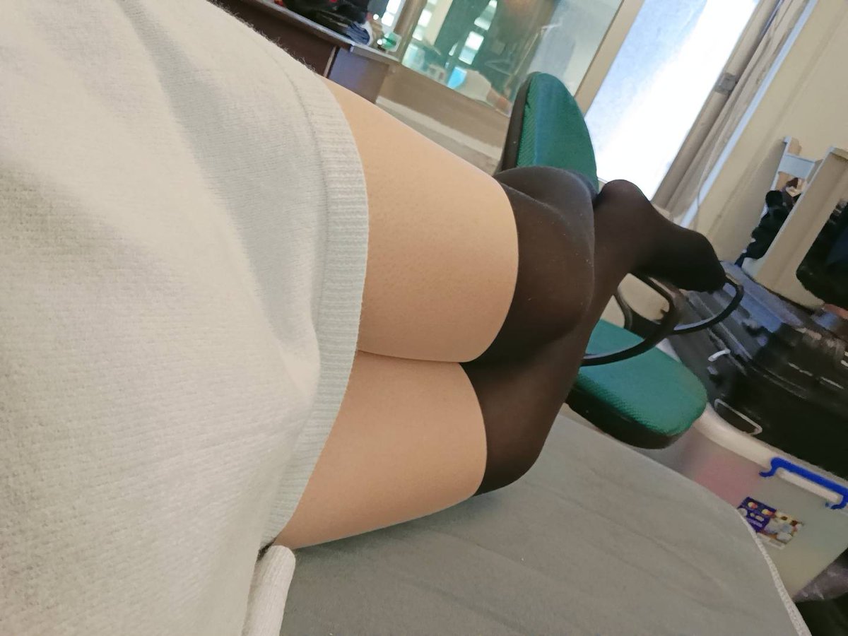 俗話說的好
愛水不怕流鼻水🥶🥶

#肉肉女孩
#黑丝
#黑丝腿控
#膚丝
#肉丝
#丝襪