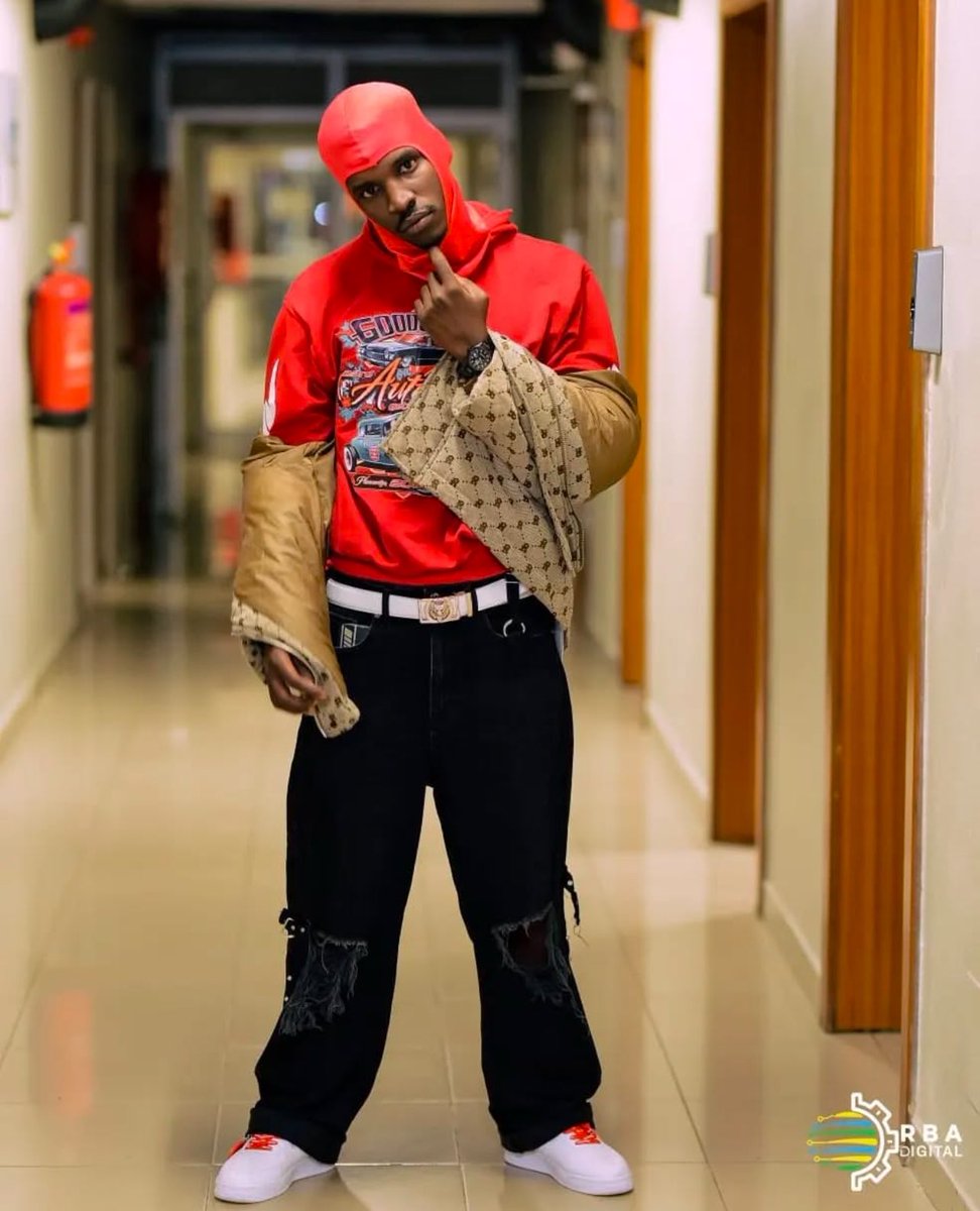 japhetiii's tweet image. We had Hip-Hop Giants on the show last night  @RidermanRiderzo @Ishkevin_ &amp;amp; @BushaliT🔥🔥 Thank you brothers for coming 🙏🙏

#Samedidetente  goes live every Saturday on @Radiorwanda_RBA &amp;amp; #MagicFm from 21h30 🔥

#iyeeegoweeh ✌️

📷 @visualcolour