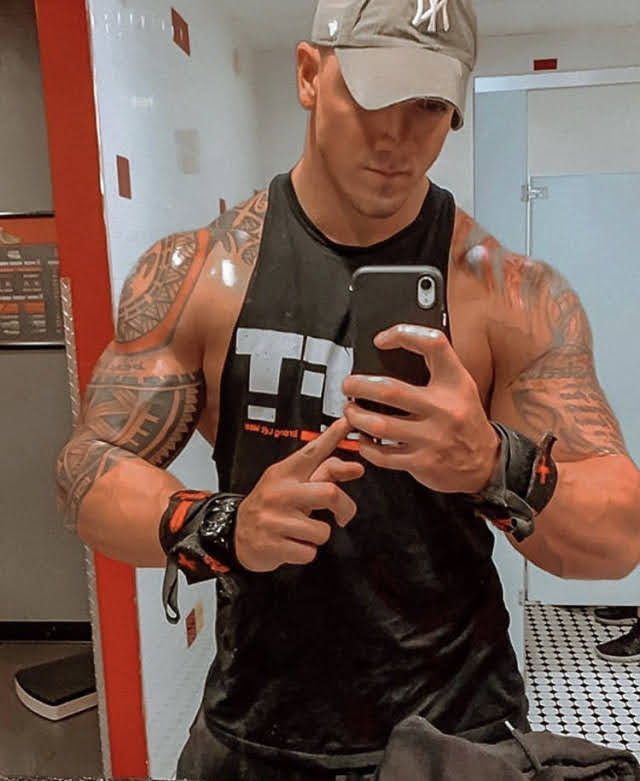 sweaty and ready to kick your ass #sweaty #pumped #bro #alpha #fighter #muscle #horny #sex #fuck #hardfuck #brutal #college #cock #musk #scent