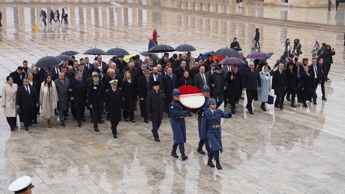 Yeni Genel İdare Kurulu ve Merkez Disiplin Kurulu üyelerimiz ile birlikte Anıtkabir’i ziyaret ettik. Atatürk’ün belirlediği Cumhuriyetimizin kuruluş felsefesini kararlılıkla savunacağımıza dair andımızı tekrarladık. Atatürk’ün izinde ailemizi ve vatanımızı savunacağız.