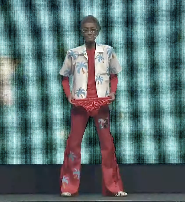 newworldartur's tweet image. Kazuki Yao passes on his underwear to Franky's new voice actor #OnePiece