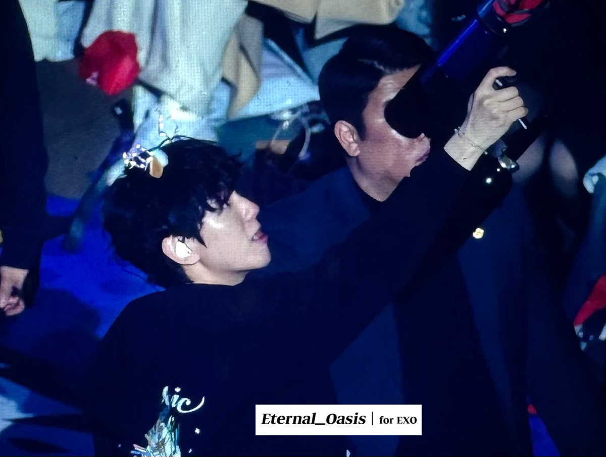 Eternal_Oasis's tweet photo. 241222 큥망진창 대환장파티
메리 큥리스마스🎅

#백현 #BAEKHYUN #Lonsdaleite_dot #2024BAEKHYUNASIATOUR
@B_hundred_Hyun https://t.co/ST0ufklX1Y