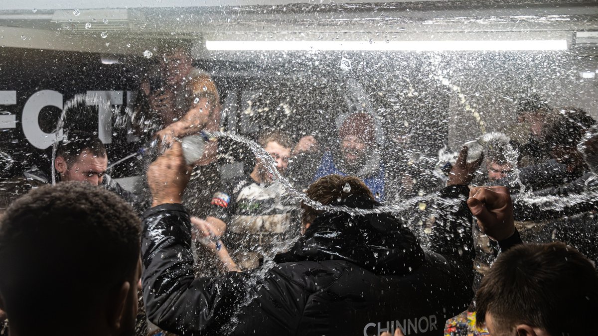 Post-match scenes in the <a href="/ChinnorRFCThame/">Chinnor RFC Thame</a> changing room 🍾

[📸 credit: <a href="/davidhowlett5/">David Howlett</a>]