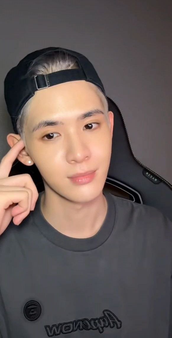 AVdohnoven20506's tweet photo. Let's be friends and follow James together🤍🌼
#JSYforJames #JamesSu #JSY https://t.co/mIQypa1u3j