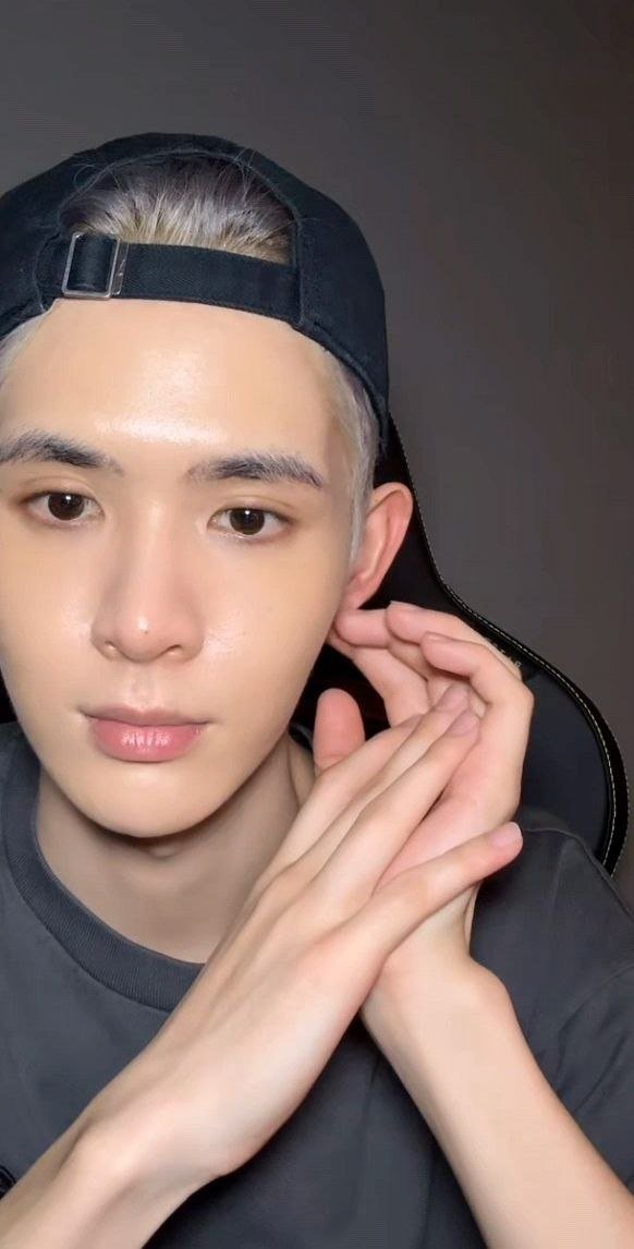 AVdohnoven20506's tweet photo. Let's be friends and follow James together🤍🌼
#JSYforJames #JamesSu #JSY https://t.co/mIQypa1u3j