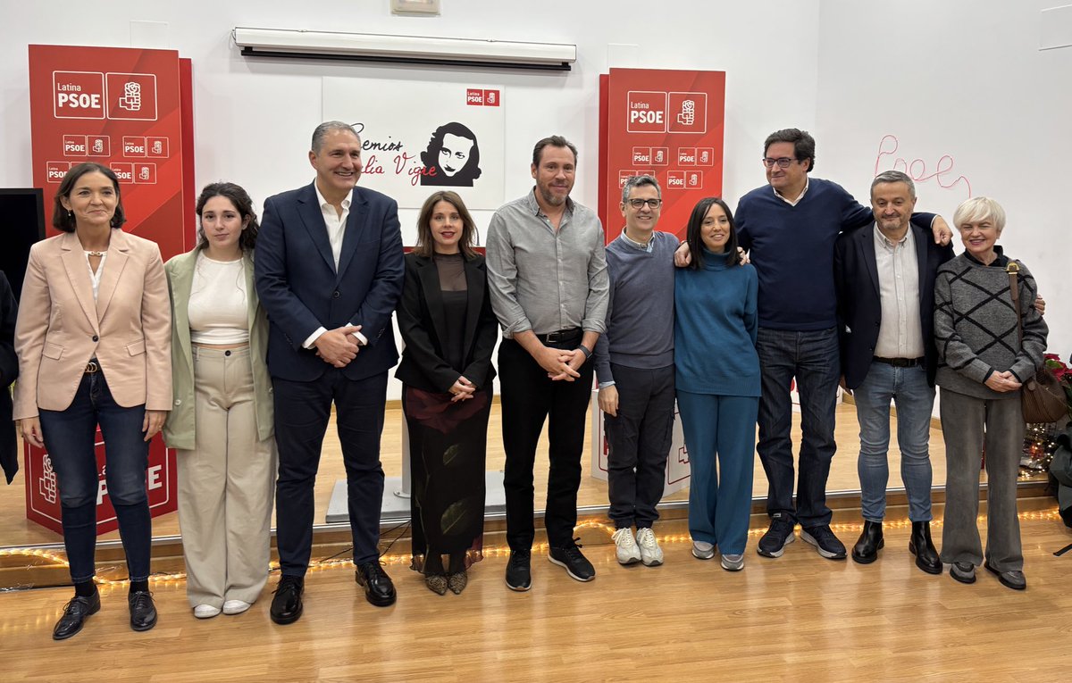psoelatina's tweet photo. 🎖️ Cada año, homenajeamos a una maestra republicana que dedicó su vida a intentar crear una sociedad más justa.
❤️ Los Premios #JuliaVigre representan esa lucha, que encarnan TDAH-Minerva una asociación que lucha por una mayor inclusión; #COVELA, que lleva años armonizando las reivindicaciones de las asociaciones y movimientos sociales del #DistritoLatina; y @oscar_puente_, cuya labor de comunicación y gestión en @transportesgob ha estado a la altura de las circunstancias cuando este país más lo necesitaba.
🌹 Si somos socialistas es porque necesitamos a #LaIzquierdaValiente, que actúe en el presente para llevarnos a un futuro de igualdad, libertad y justicia social.
