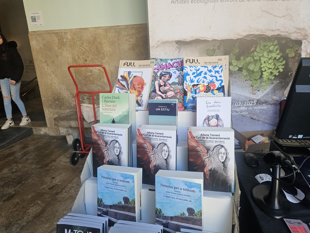 Les meus criatures de <a href="/Vincle_Ed/">Vincle Editorial</a> i jo ja estem a la <a href="/placadelllibre/">Plaça del Llibre</a> 
Vos esperem!