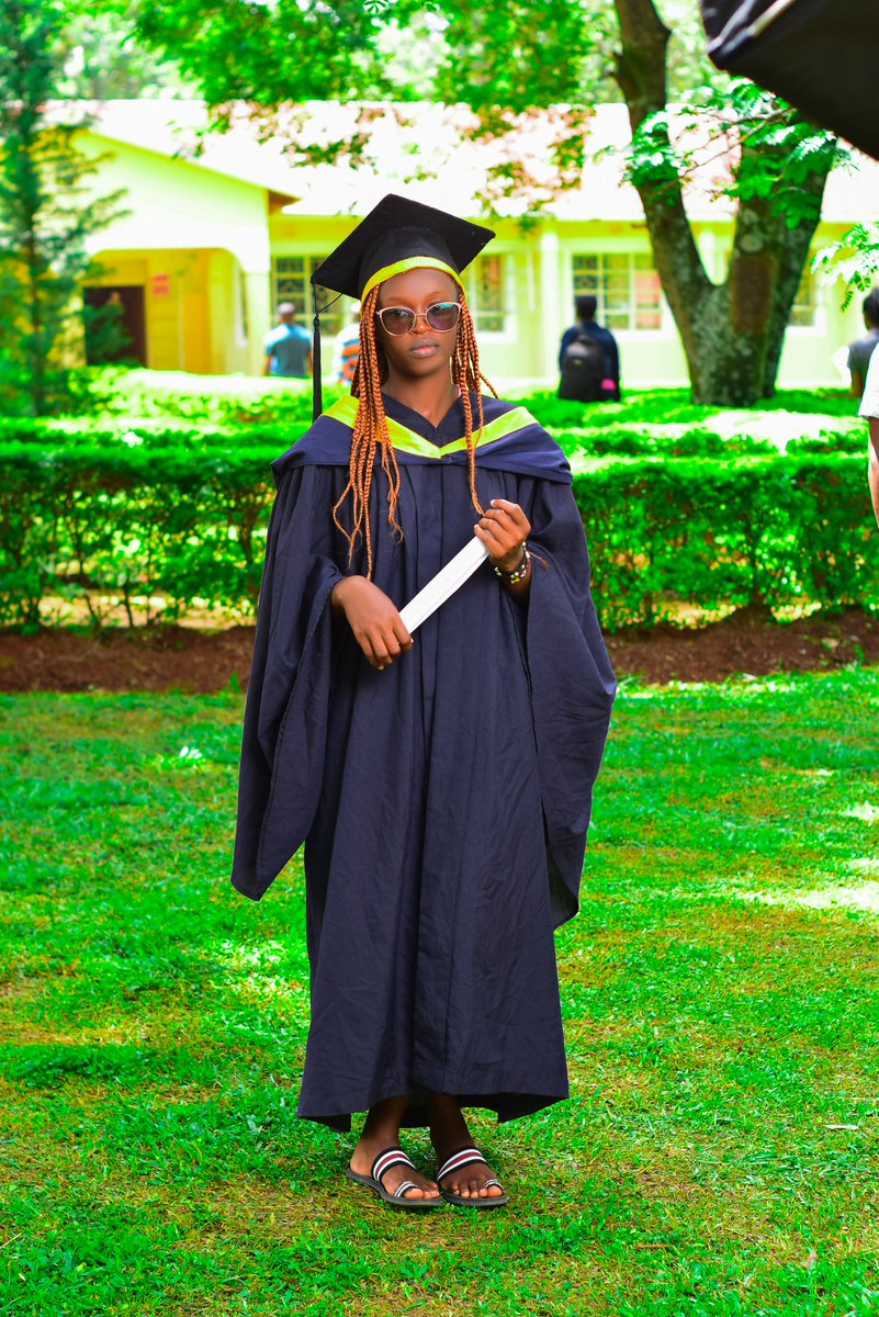 Infosecgirl_P's tweet photo. One degree richer......thank you #RongoUniversity for the chance to pursue my Bachelor's degree in Computer Science. https://t.co/7LRBBolUdt