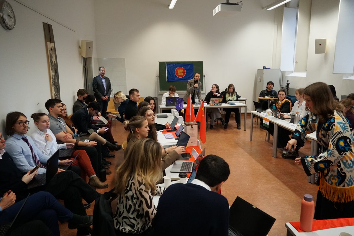 AlfredGerstl's tweet image. The 50 student-diplomats of this year&apos;s #ModelUN #simulation #SouthChinaSea dispute at @ecos_univienna were extremely successful in resolving current incidents. It was again an excellent learning experience - and a lot of fun. @univienna