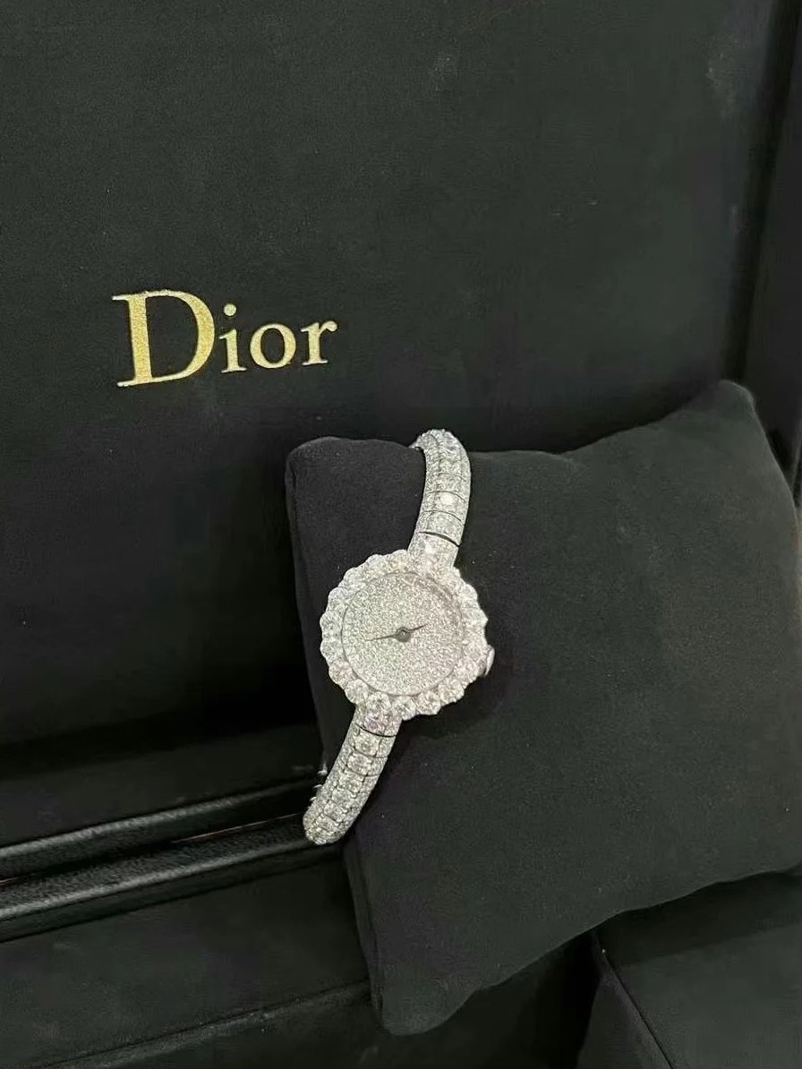 Agatha2531's tweet photo. "My wrist says it all. β±π #WatchYourStyle" https://t.co/KctonVYcWq
