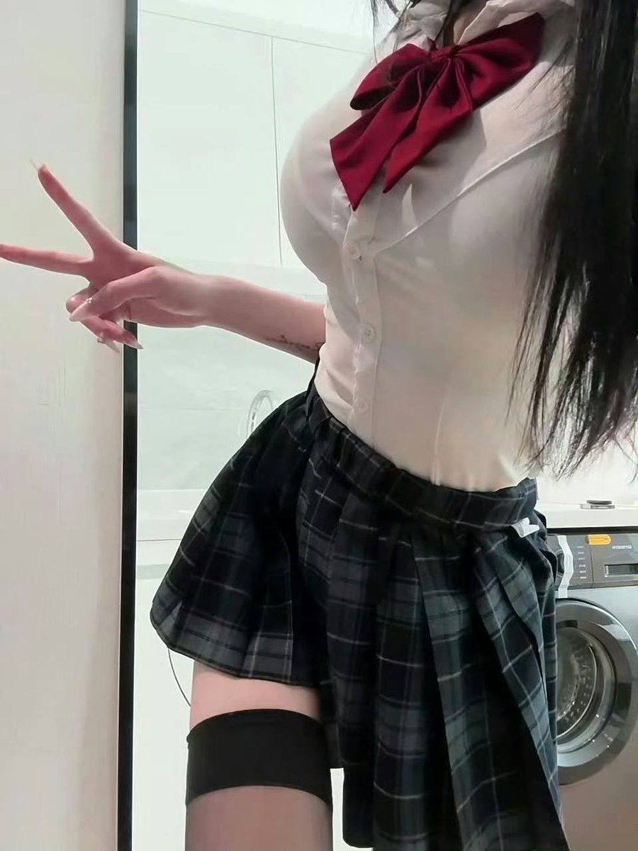 ryanjay186's tweet image. SM有它的规则和规矩
精神的交流
肉体的施虐
灵魂的共鸣
但是现在乱了
没有了规矩
成了一个私欲之地
只有一部分依旧洁身自好
不忘初心 #sm  #女王 #女性崇拜 #丝袜足交 #舔脚服侍 #四爱男受 #捆绑 #龟责 #圣水 #榨精 #sp #k9 #pegging #滴蜡 #窒息 #踩踏羞辱 #禁欲 #贞操锁 #女S调教