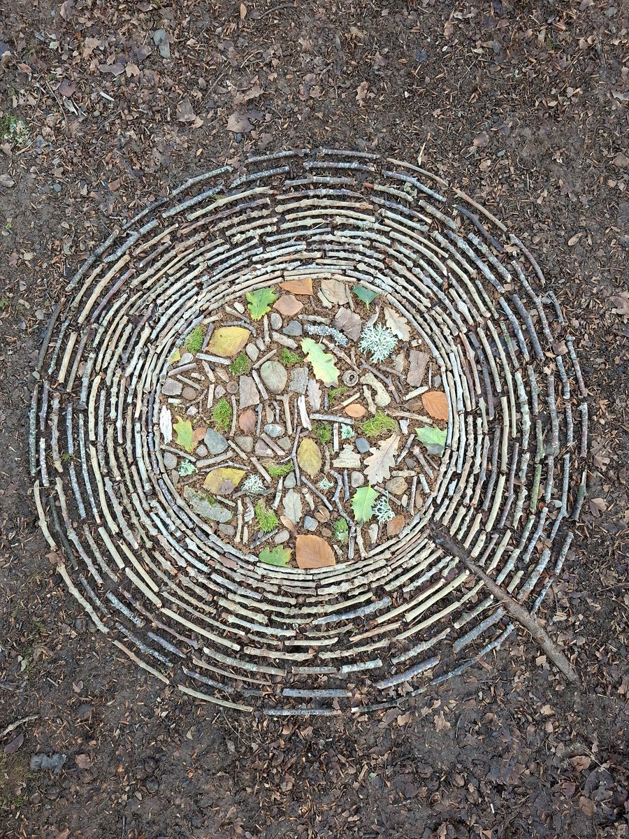 TimPughArtist's tweet photo. Disassembled. Natural materials. Ramsgill Wood,Cumberland #disassembled #change #artwork #temporary #transcience https://t.co/S6Zxa3Z81J
