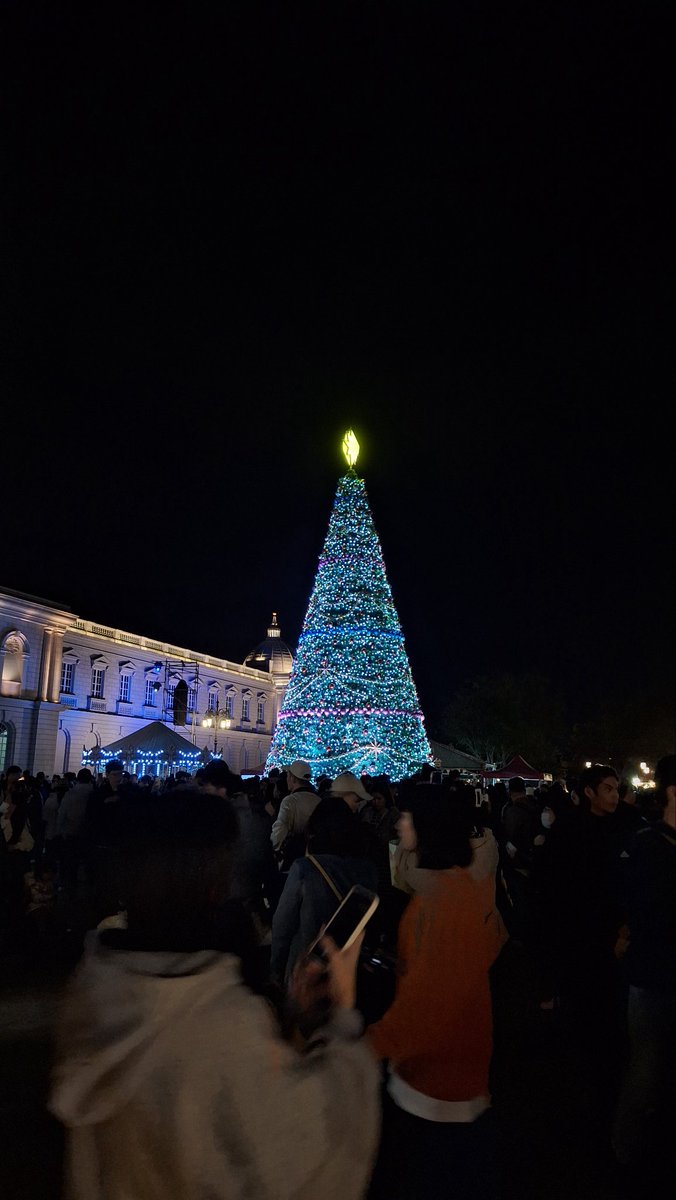 12/21感謝 <a href="/weilovelatex/">WEIMAR</a> 推薦，我穿膠衣到台南黃金海岸稍微拍一下，下午去奇美(剛好遇到聖誕晚會)和十鼓，但是人太多我不敢穿膠過去(請大家叫我膽小鬼🤣)