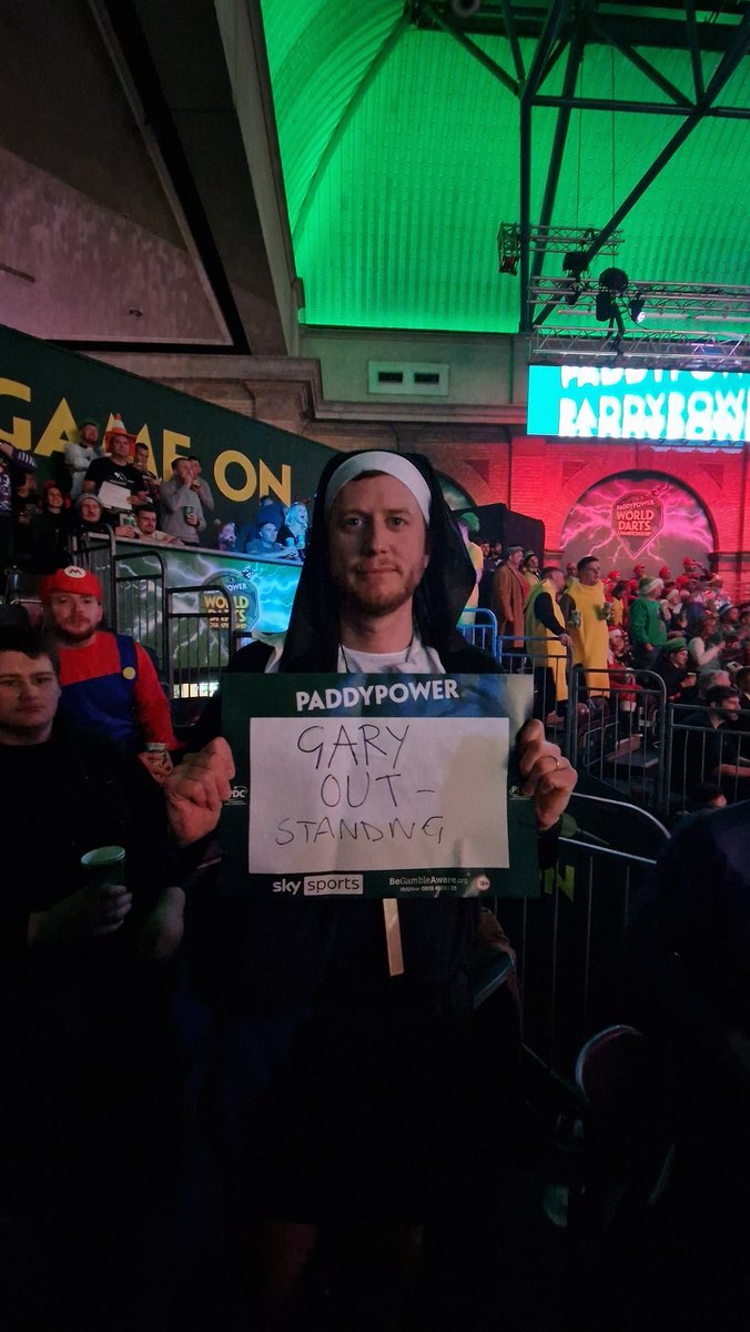 OneTrickTony's tweet photo. @YDKWYDPodcast at the Darts yesterday @jonbeera @AlfieIndra @ShaunCHill https://t.co/R86bcRgqqC