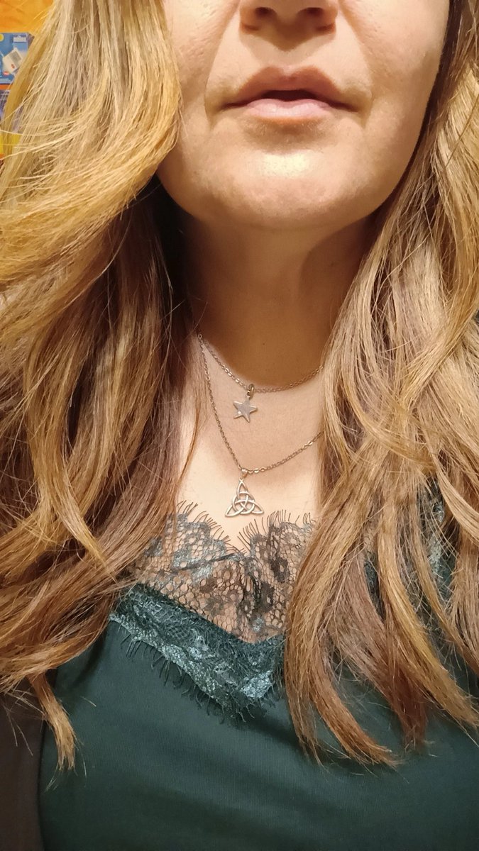 ChoosyGirl73's tweet image. #MEtadiME #selfieinliberta #ColorFull #MeneFoto #Christmas 🍂🍃
.
.
.
Direzione mammà 🥰