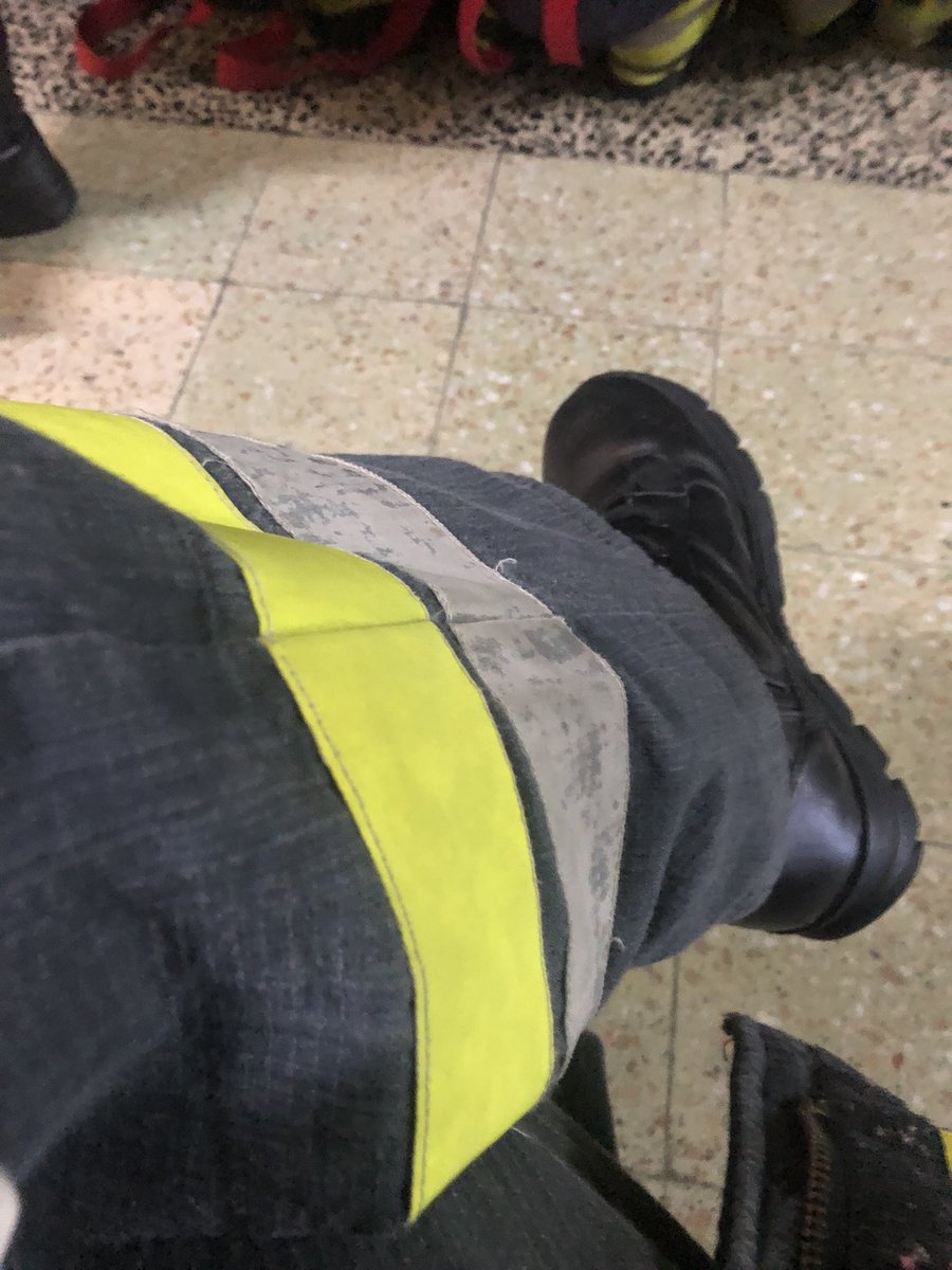 Just a couple of hours until I’m home finally and…my lord stressful 24h. Exams followed by night shift and ending it with sports prevention. Passed the last practicals of the year and just waiting on the written exam results. I’m doing it 🥹