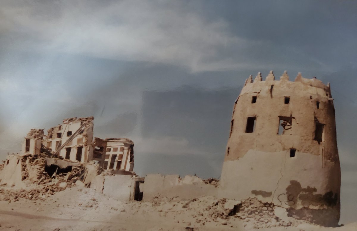 قصر محمد بن عبدالوهاب الفيحاني بدارين
 أحد أكبر تجار اللؤلؤ في الخليج . كذلك قلعة دارين كان بناؤها في القرن السادس عشر الميلادي . يقع القصر قبالة البحر بجزيرة تاروت يتكون من طابقين به كثير من الغرف والمجالس والمخازن. صورتها عام ١٤٠٦هجري .