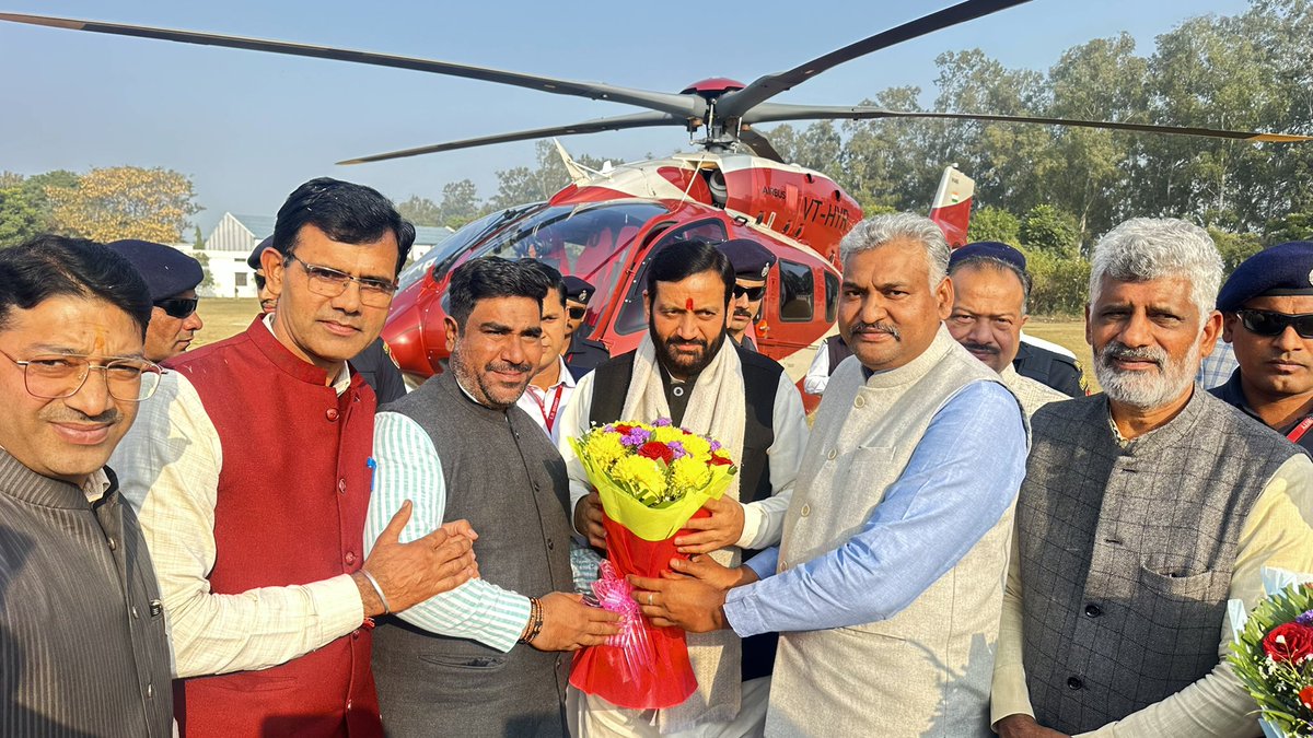 PaliRampal's tweet photo. आज लाडवा में माननीय मुख्यमंत्री श्री नायब सैनी जी के जन संवाद कार्यक्रम में पहुँचने से पहले हैलीपैड पर स्वागत अभिनंदन किया॥ @cmohry @NayabSainiBJP  @BJP4Haryana  @MohanLal_Badoli  
#Haryana #Kurukshetra #Ladwa https://t.co/jYJFTWZy7W