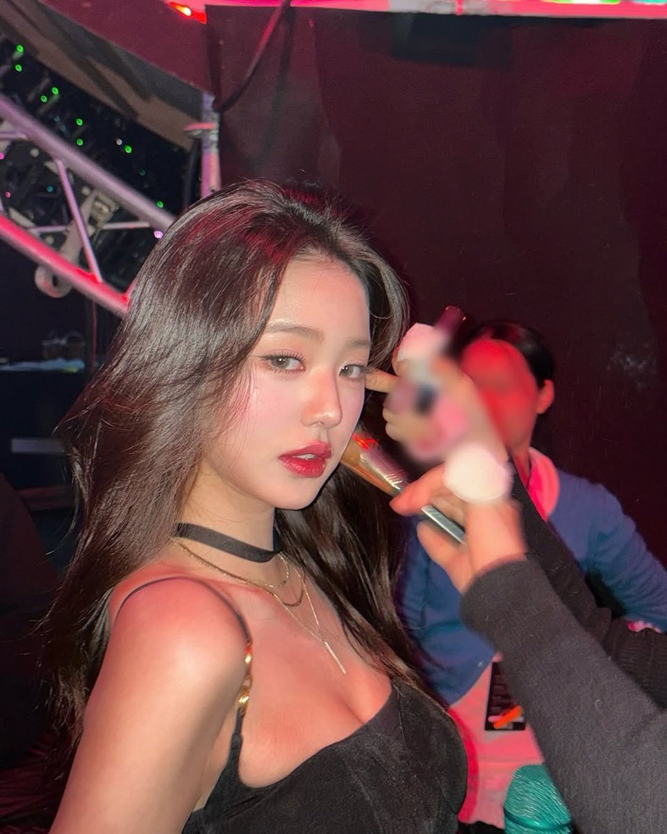 wonyoung pics tweet media