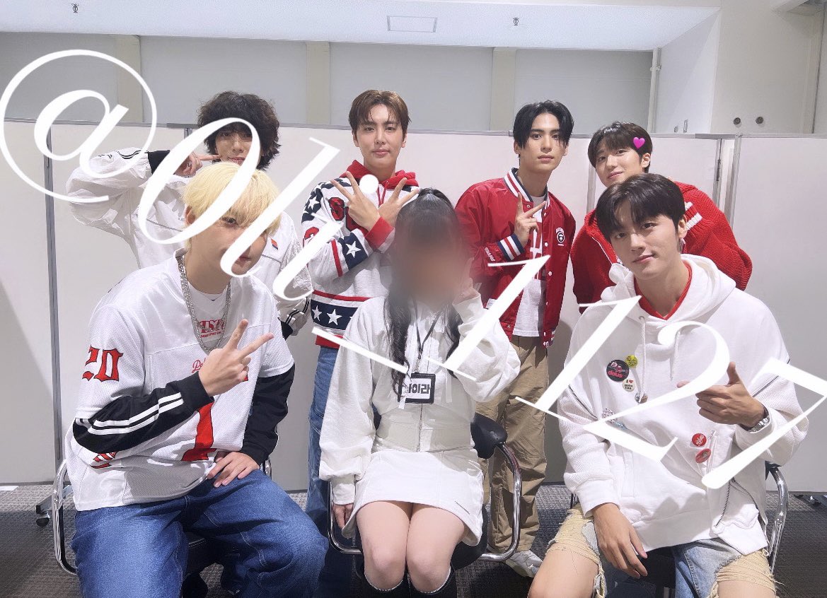 0li_1127's tweet photo. 𝟤𝟢𝟤𝟦𝟣𝟤𝟤𝟤 𝖲𝖥𝟫 𝖣𝖶𝖡𝖧릴리즈 이벤트
【그룹 채팅・투샷】

ちゃにくん たっっくさん話しかけてくれてありがとう宇宙一だいすきだよ~っ!!(ᐢ⸝⸝o̴̶̷o̴̶̷ᐢ)⌒💕💕
あと 今日丸1日たまきちゃんありがとう；；♡ @zzz__4300 

 #SF9 #에스에프나인 #SF9リリイベ  #DWBH  #찬희  #チャニ https://t.co/TkCaKZuFfz