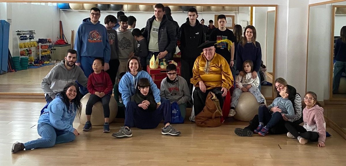 Supera't Ploms.
Bon Nadal i bones festes!!!
<a href="/associacio_t/">Associació Supera’t</a> 
#PlomsSuperat
#PlomsEsportiFormacio
#PlomsEsportiSalut
#PlomsEsportiValors