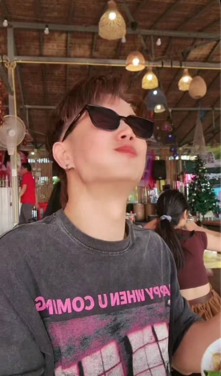 YoNeiym28871's tweet photo. แกเชื่อเรื่องเมนเน้นมีมมั้ยยย55555 โดนหมายหัวละนะ #รักยิ้มของmp #Mpeeradol #MP https://t.co/MF1uSyiUzH