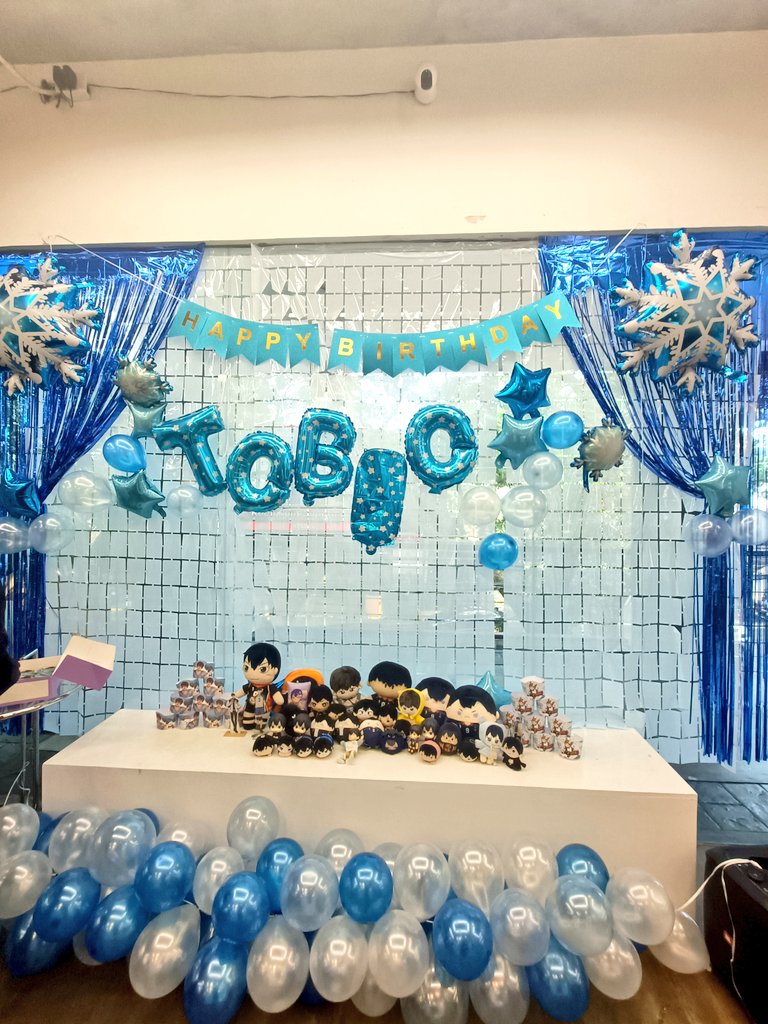 TobioCSE's tweet photo. 🌨️HAPPY BIRTHDAY!🌨️

The King of the Court reigns supreme today! 👑💙 Happy birthday, Kageyama Tobio! 🥳

 Let’s celebrate his growth and determination! Here’s to more victories and bright skies ahead! ✨😍

#TobioCSE2024 #影山飛雄生誕祭2024 #kageyamatobio #haikyuu https://t.co/qgLHWLouOg