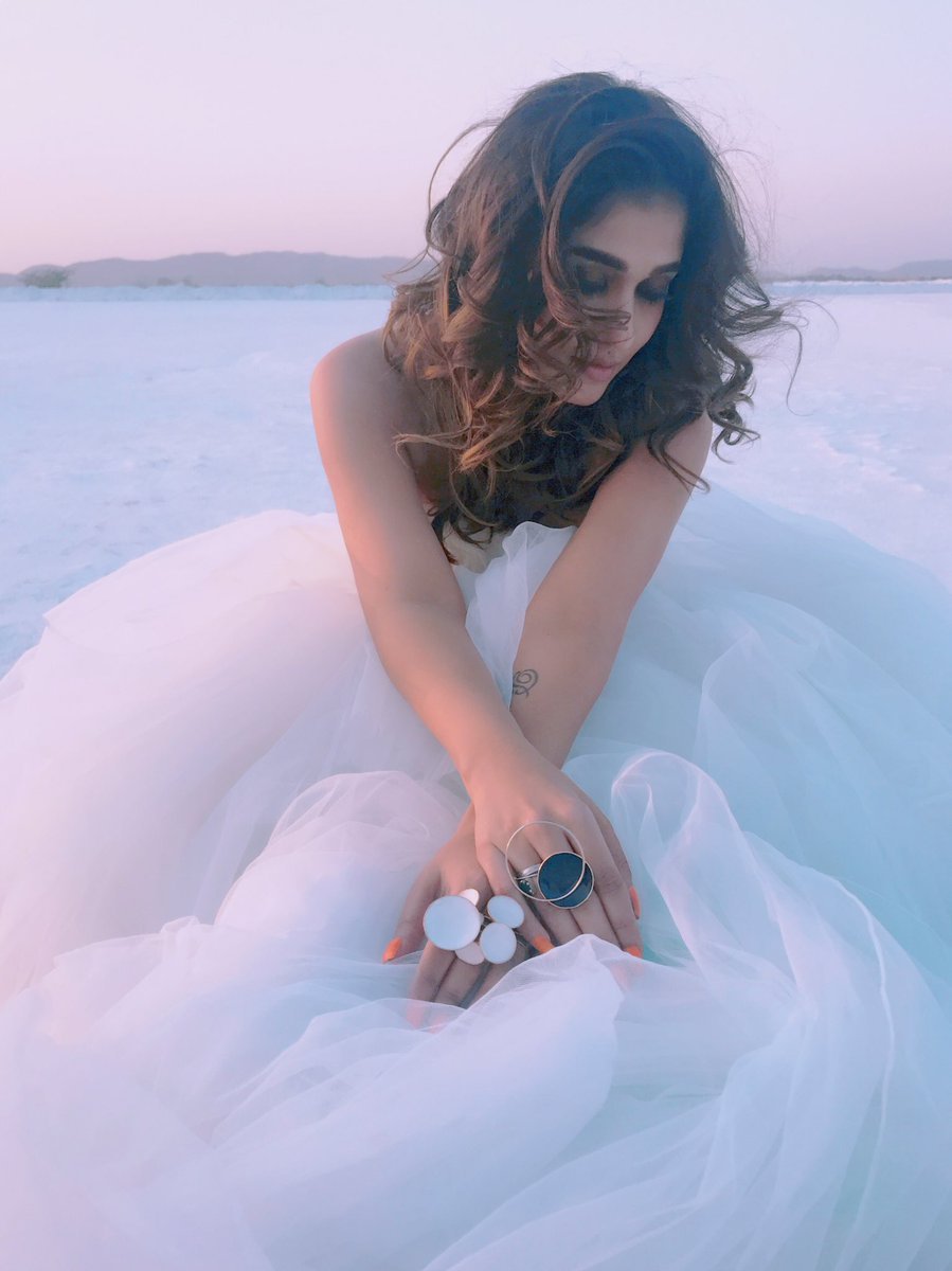 Nayantharian's tweet photo. Angel!  🦢🤍 

~ #7YearsOfVelaikkaran  #Ladysuperstar #Nayanthara ~ https://t.co/Q2I7tivIk1
