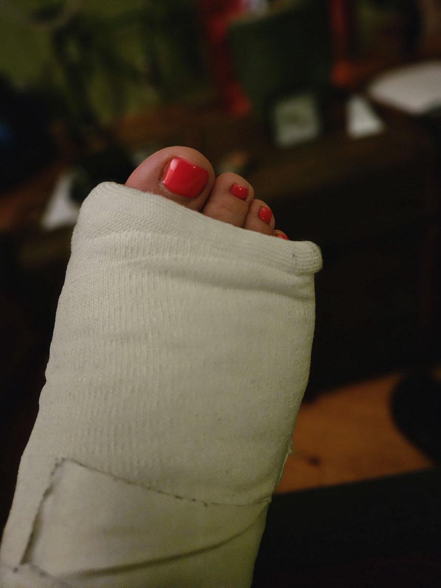 Foot Worship this, Bitches!