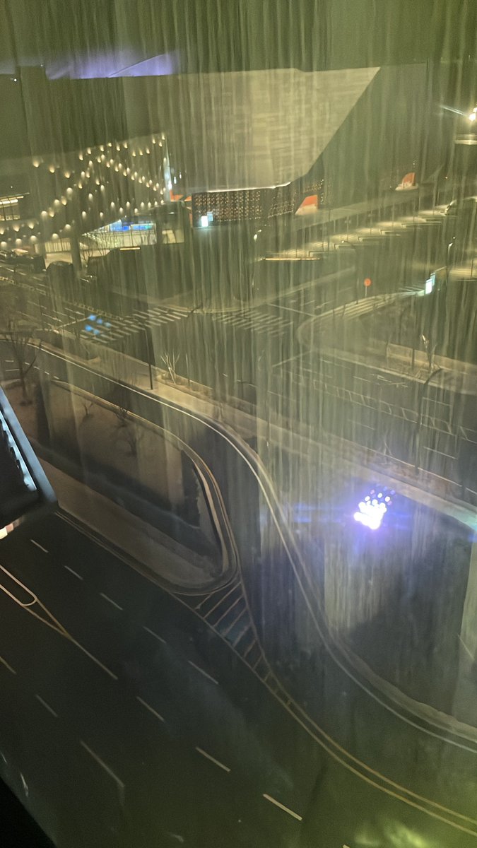 warrior29920067's tweet photo. 现在有在 仁川迎仕铂赌场度假村 多么？ 지금 인스파이어리조트 에있는분.  만날수있는 분ㅎㅎ https://t.co/M0AKi9qMJA