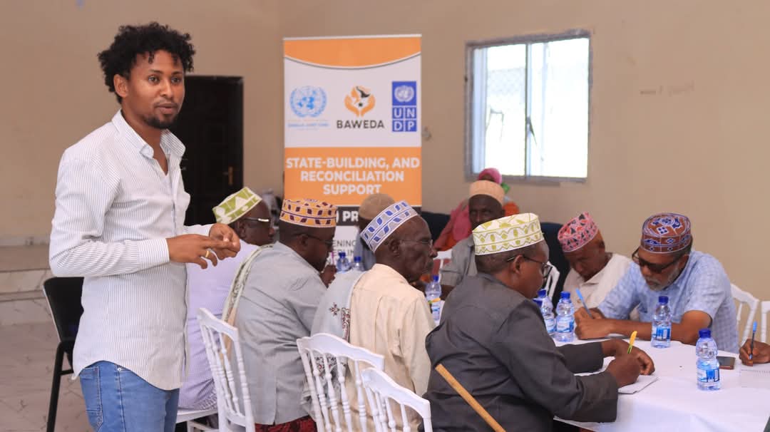 BawedaCso's tweet photo. In collaboration with @UNDPSomalia  and funding support from #SJF, @BawedaCso successfully conducted a 3-days workshop on Conflict Resolution and Peacebuilding Strategies from 17th-19th December 2024 in Barawe 
and the training equipped community leaders and elders. https://t.co/79VsWi1rF0