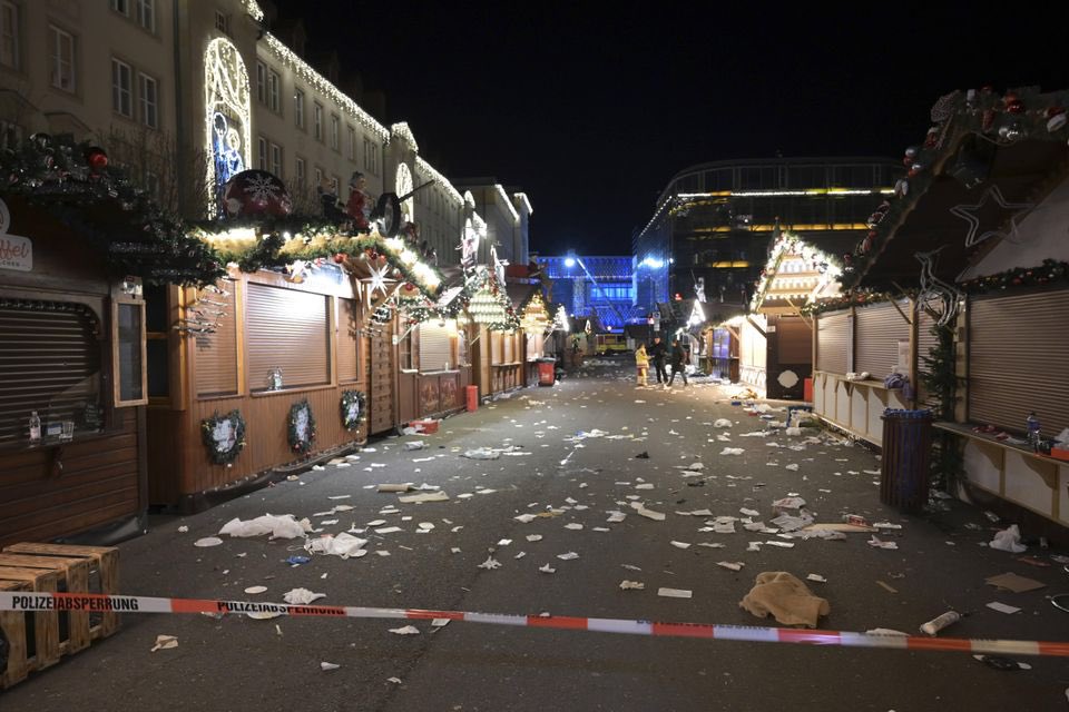 Ilangabet's tweet image. Thread des personnalités d'extrême droite qui ont présenté leurs excuses après avoir accusé à tort l'islamisme pour l'attentat du marché de Noël en Allemagne.

Il faut reconnaître l'honnêteté de celles et ceux qui ont eu le courage de le faire. ⤵️
