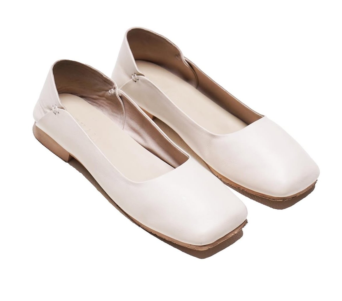 titawigna's tweet photo. HELP RT
Teman teman....
Aku mau jual sepatu flatshoes Thaja aku...
Baru gress brand new gapernah dipake (kecuali pas nyoba)

Malus Flat Ivory
Harganya aku jual sesuai harga beli aja pas diskon Rp 288.241

Size 39 (24.5 cm)

Kenapa dijual? KEKECILAN T_T https://t.co/gCZ8zCHk70