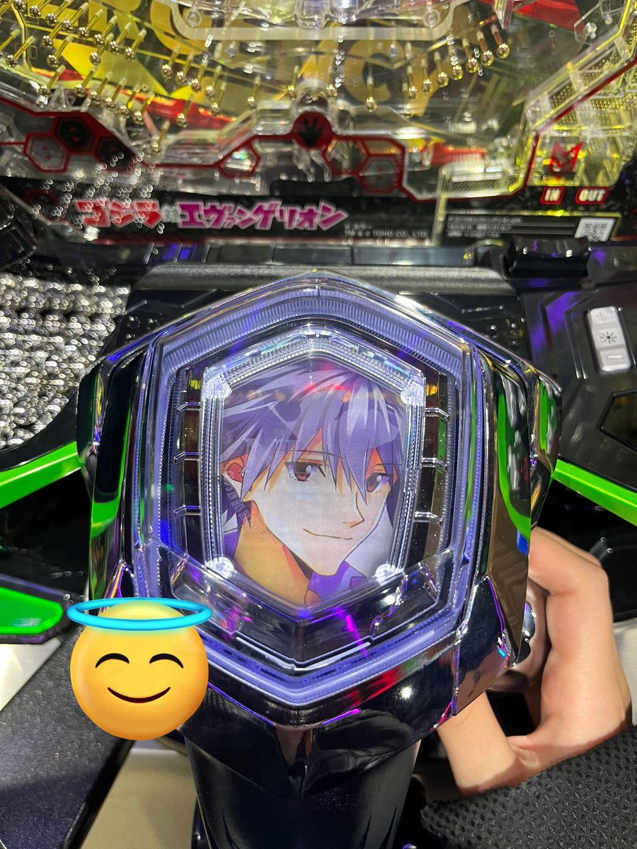 綺麗なカオルくん🥲🤍🤍
キングギドラきてオワターおもた🥲🥲
（横のお客さん写ってて隠した）
今は家帰ってM1みてまちゅ