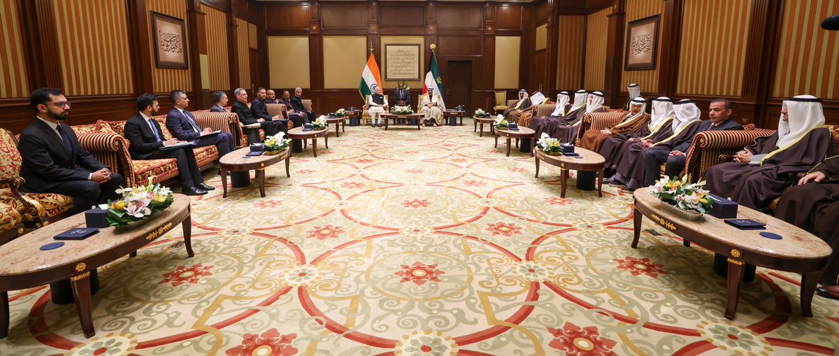 narendramodi's tweet photo. لقاء ممتاز مع صاحب السمو أمير دولة الكويت الشيخ مشعل الأحمد الجابر الصباح.

ناقشنا التعاون في قطاعات رئيسية مثل الصناعات الدوائية وتكنولوجيا المعلومات والتكنولوجيا المالية والبنية الأساسية والأمن.

تماشياً مع العلاقات الوثيقة بين بلدينا، رفعنا شراكتنا إلى مستوى استراتيجي وأنا متفائل بأن صداقتنا ستزدهر أكثر في المستقبل.