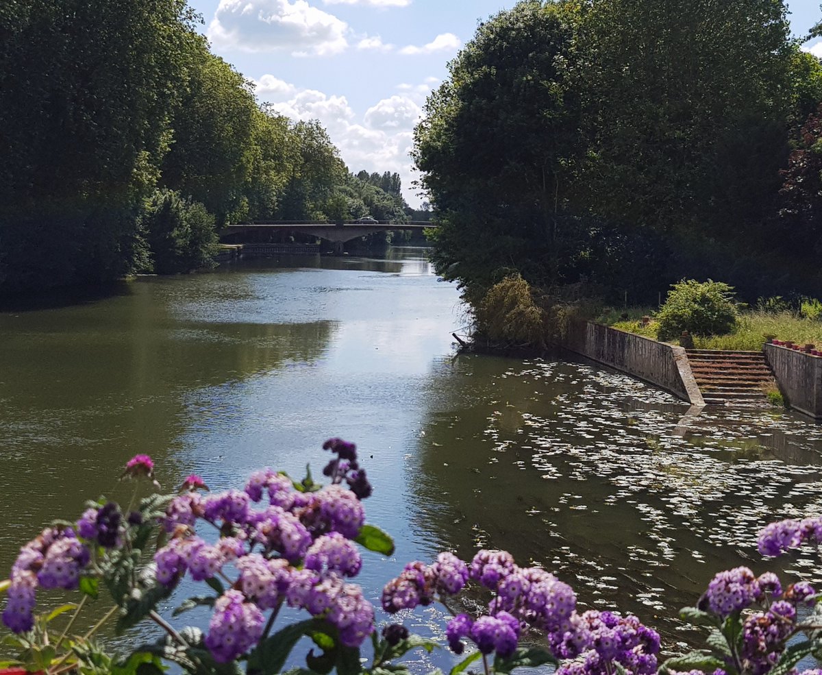AngelaWrenAuthr's tweet photo. ICYMI I took the final leg of my journey along the river Le Loir on my blog earlier this month.  Check it out... https://t.co/cnGlCPtAUN

📚📔#RiversofFrance #Travel #JamesetMoi https://t.co/gswd4Des13