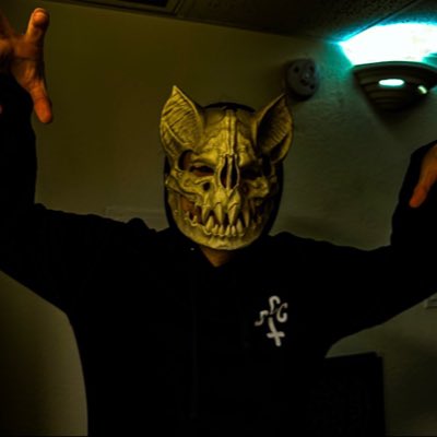 DannytheImpaler's tweet photo. #NewProfilePic https://t.co/NJw2T8fKAW
