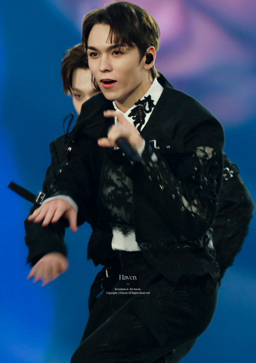 241013 RIGHT HERE 

#SEVENTEEN #세븐틴 
#VERNON #버논 #최한솔 #バーノン