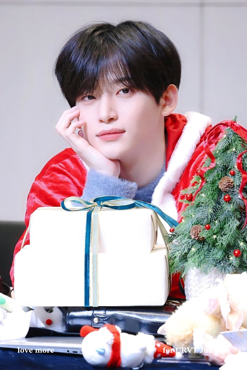 241222 #정모 preview
#크래비티 #JUNGMO #CRAVITY

merry christmas🎅🏻🎄🎁