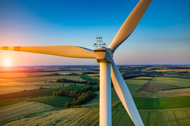 NinoApreda's tweet photo. Le semplificazioni delle procedure autorizzative per lo sviluppo di progetti di qenergie rinnovabili, inclusi gli impianti eolici, sono fondamentali per promuovere la transizione energetica, attrarre investimenti a e ridurre i tempi di realizzazione degli impianti. https://t.co/VOARrYfukb