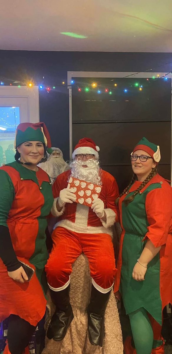 MuffFieldCC's tweet image. When santa came to The Presidents' Lounge.
Massive thank you to all our volunteers for making it a special day. Thanks to on track we had a, prize draw for the two bikes hopefully make someone's Xmas... #upthemuff @dalesccl @YorkshireCCC