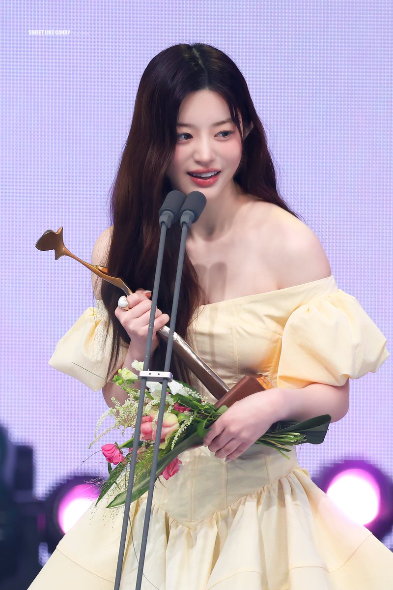 241221

#민주 #아일릿 #MINJU #ILLIT