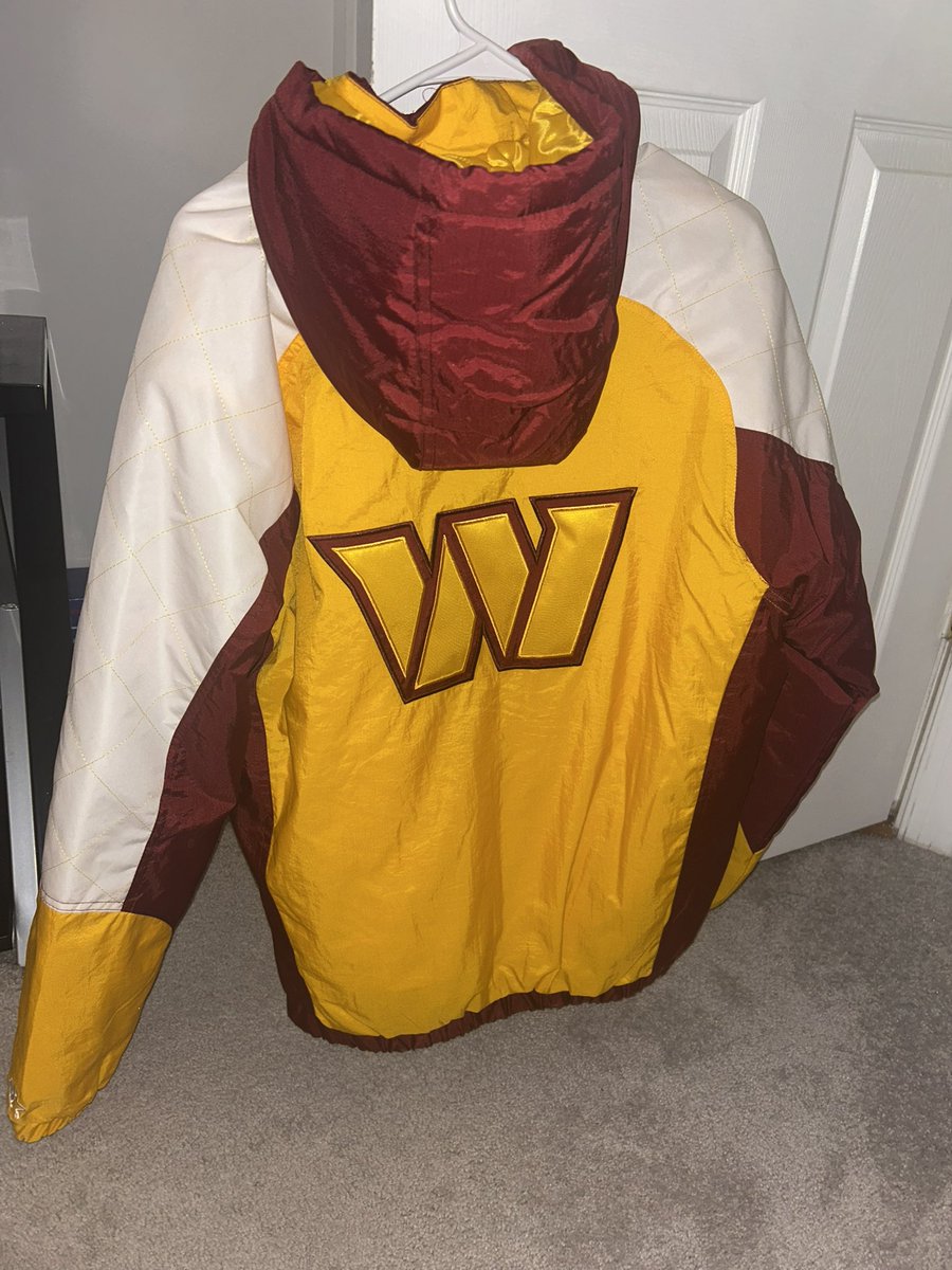 DC_Sports_Guy91's tweet image. GameDay Time To Break Out This Bad Boy. It’s Gonna Be A Cold One. Bundle Up Folks And Let’s Have Our Selves A Day. #RaiseHail #The405Crew #CommandCornerTailgate