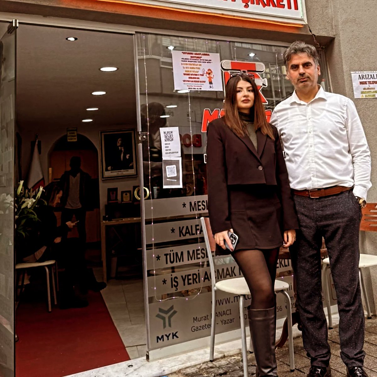 mrtdnc78's tweet photo. @mrtcastakademi @ckalebelediye #muratdanacı
Mrtcastajans dizi film müzik yapım şirketi Çanakkale şubesinde @HandanDizi Şi Çanakkale cast çalışmaları 
Audition Çekimleri oyuncu seçmeleri mrtcast akademinin önünde uzun kuyruklar oluşturdu ilgi çok yoğun tüm katılımcılara teşekkür. https://t.co/tGBGTWJOBa