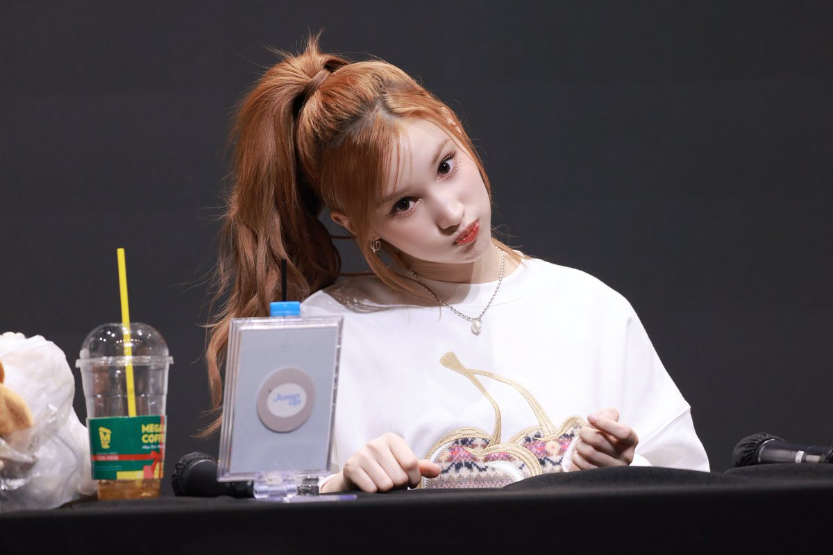 baby_hiyyih0727's tweet photo. 241222

#HUENING_BAHIYYIH #휴닝바히에 #케플러 #KEP1ER https://t.co/gGQwH1F6CM