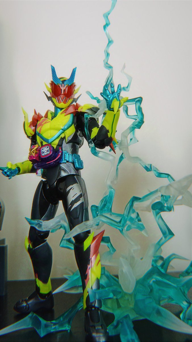 phenecly's tweet photo. Trying these VFX sets for the first time with my figures. They are so fun, even cooler than I'd imagine!
#actionfigures #shfiguart #bringart #ff16 #kamenrider #cliverosfield #kamenriderevice https://t.co/HFT1s7pSse