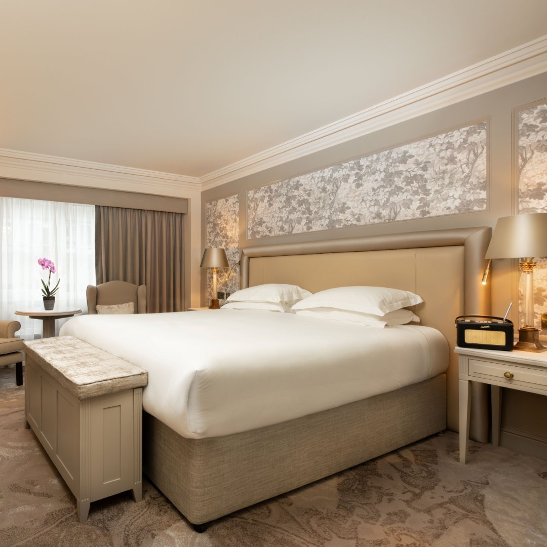 With Christmas just around the corner, why not give the gift of a luxurious stay at Brooks Hotel? 

A gift voucher is the perfect way to treat someone special!

Get yours here:  brookshotel.ie/en/gift-vouche…

#BrooksHotel #LuxuryGift #ChristmasInDublin