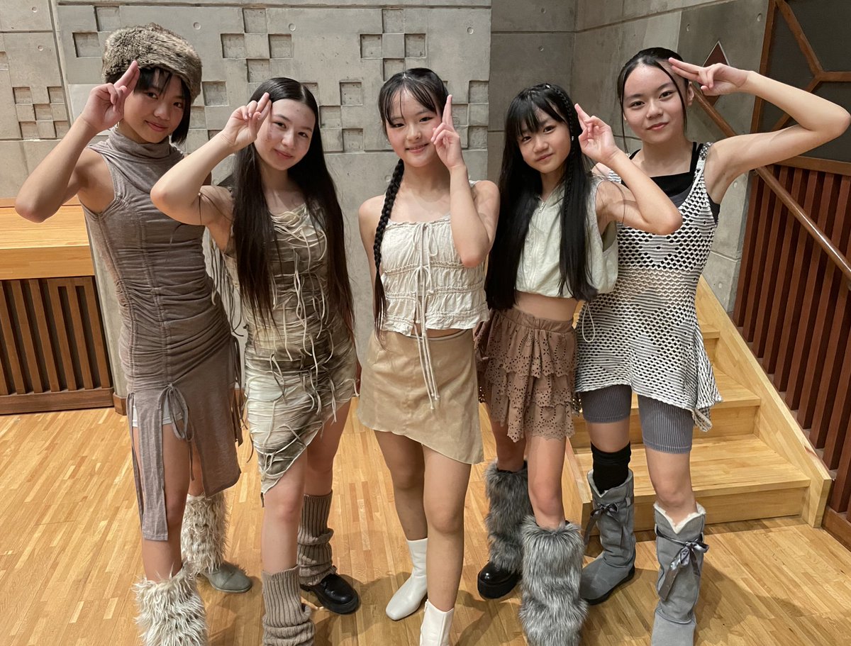 korekaramo_mto's tweet photo. 今日は「GLOCAL FESTIVAL」へRNのステージを見に行きました‼️😆✨
#NEONBABY
#FuzzyBunny
#FREE2BeMe
#FLY https://t.co/MACrjOh5ua